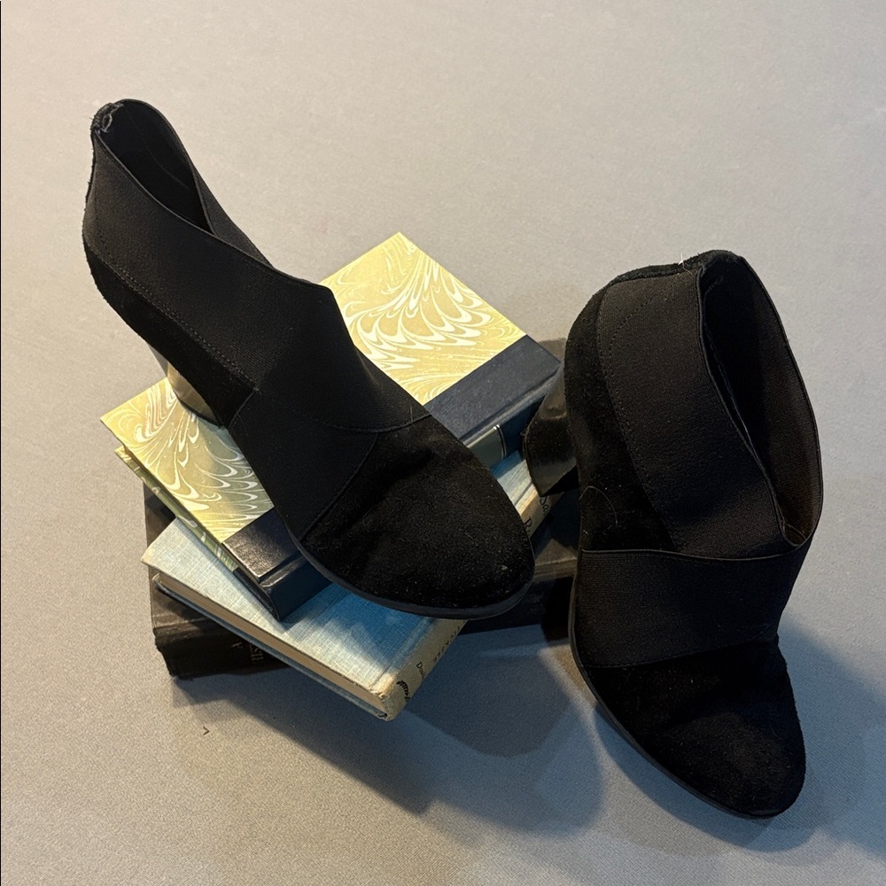 Reaction Kenneth Cole Black Heeled Boots